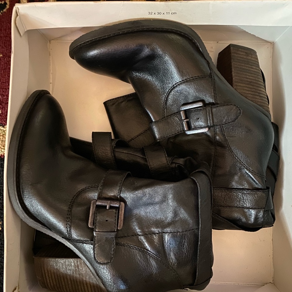 Steve Madden NIB renegade boots